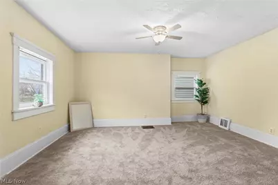 1024 Rex Avenue NE, Canton, OH 44704 - Photo 7