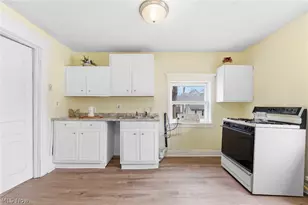 1024 Rex Ave NE, Canton, OH 44704 - Photo 11