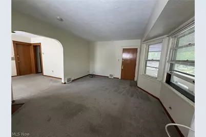 1605 Larchmont Avenue, Oakwood, OH 44107 - Photo 3