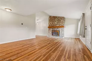 9103 Cranbrook Dr, Northfield Village, OH 44067 - Photo 7