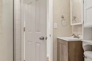 9103 Cranbrook Dr, Northfield Village, OH 44067 - Photo 17