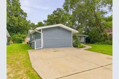 9103 Cranbrook Drive, Northfield Village, OH 44067 - Photo 3