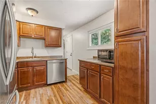 9103 Cranbrook Dr, Northfield Village, OH 44067 - Photo 13