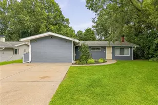 9103 Cranbrook Dr, Northfield Village, OH 44067 - Photo 3