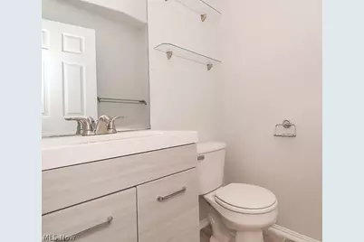 8230 Chester Pkwy Parkway, Loveland, OH 44103 - Photo 7