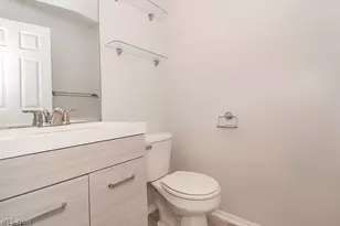 8230 Chester Pkwy Pkwy, Loveland, OH 44103 - Photo 7