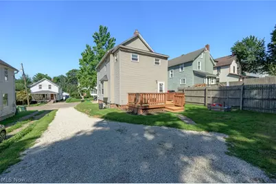185 24th Street NW, Barberton, OH 44203 - Photo 11