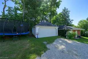 185 24th St NW, Barberton, OH 44203 - Photo 9