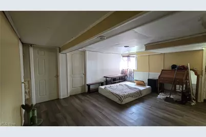 855 E College Street, Alliance, OH 44601 - Photo 9