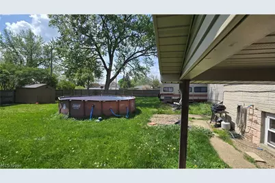855 E College Street, Alliance, OH 44601 - Photo 5