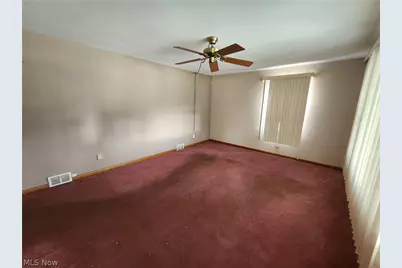 105 Helena Drive, Struthers, OH 44471 - Photo 5