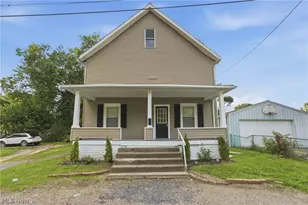 617 Carnahan Ave NE, Canton, OH 44704 - Photo 1