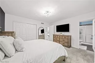 2008 Springfield Lake Blvd, Akron, OH 44312 - Photo 11
