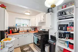 982 W Hopocan Ave, Barberton, OH 44203 - Photo 7