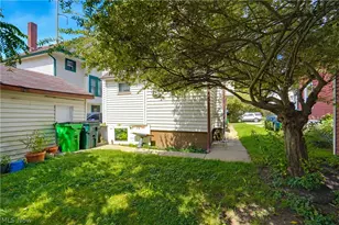 982 W Hopocan Ave, Barberton, OH 44203 - Photo 3