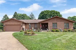 3741 Muirfield Dr, Uniontown, OH 44685 - Photo 3