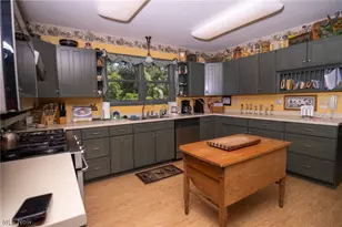 100 Stratton Ln, Flushing, OH 43977 - Photo 5