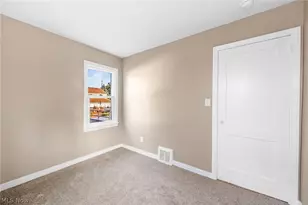 1632 Redwood Ave, Akron, OH 44301 - Photo 7