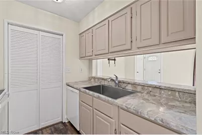 2542 Royal County Down #A, Uniontown, OH 44685 - Photo 15