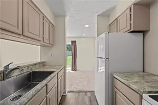 2542 Royal County Down, Uniontown, OH 44685 - Photo 11