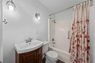 2542 Royal County Down, Uniontown, OH 44685 - Photo 23