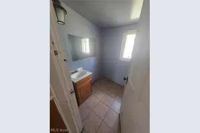 123 E 35th Street, South Lorain, OH 44055 - Photo 29