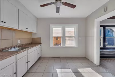12812 Parkhill Avenue #2/UP, Loveland, OH 44120 - Photo 9