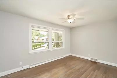 358 Sandhurst Road, Akron, OH 44333 - Photo 17