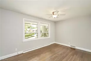 358 Sandhurst Rd, Akron, OH 44333 - Photo 17