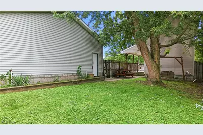 301 Porter Avenue, Campbell, OH 44405 - Photo 7