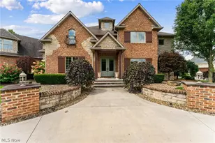 1555 Fox Den Ct, Canfield, OH 44406 - Photo 3