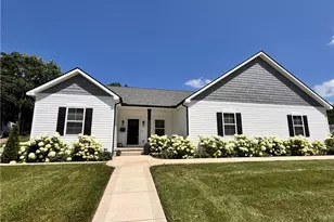 614 N 11th St, Cambridge, OH 43725 - Photo 1