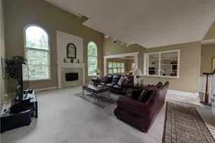10665 Mt Royal Dr, Concord Twp, OH 44077 - Photo 9