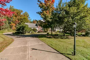10665 Mt Royal Dr, Concord Twp, OH 44077 - Photo 3