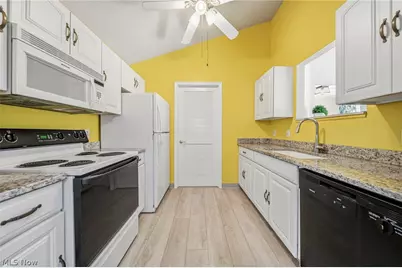 7270 Village Drive #7270, Concord Twp, OH 44060 - Photo 9