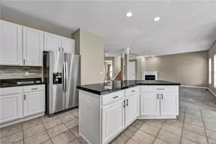38804 Congressional Ln, Willoughby, OH 44094 - Photo 13
