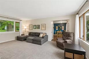 557 Hartzell Dr, Barberton, OH 44203 - Photo 9