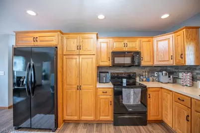1751 Sandlewood Drive SE, New Philadelphia, OH 44663 - Photo 27