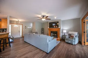 1751 Sandlewood Dr SE, New Philadelphia, OH 44663 - Photo 11