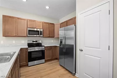 111 Brunswick Drive, Elyria, OH 44035 - Photo 17