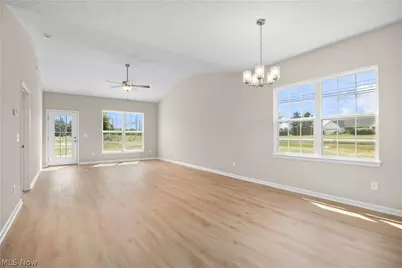 111 Brunswick Drive, Elyria, OH 44035 - Photo 9