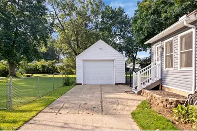 164 Maplecrest Street SW, North Canton, OH 44720 - Photo 29