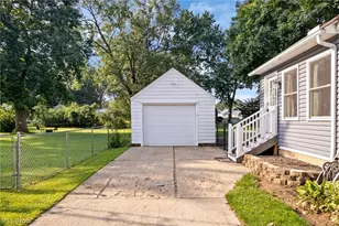 164 Maplecrest St SW, North Canton, OH 44720 - Photo 29