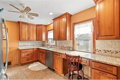 164 Maplecrest Street SW, North Canton, OH 44720 - Photo 11