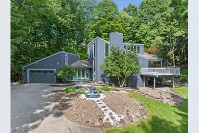 1049 N Medina Line Road, Akron, OH 44333 - Photo 3