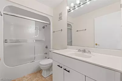 1049 N Medina Line Road, Akron, OH 44333 - Photo 25