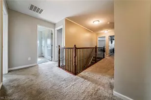 5570 W Long Ridge Dr, Green Hills, OH 44131 - Photo 15
