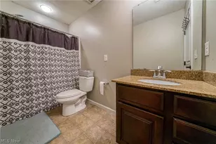 5570 W Long Ridge Dr, Green Hills, OH 44131 - Photo 29