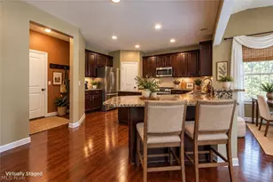 5570 W Long Ridge Dr, Green Hills, OH 44131 - Photo 15