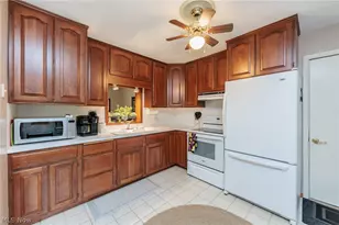 5029 Oakview Dr, Vermilion, OH 44089 - Photo 11